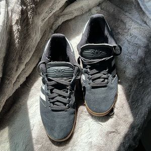 Men’s Adidas casual shoes